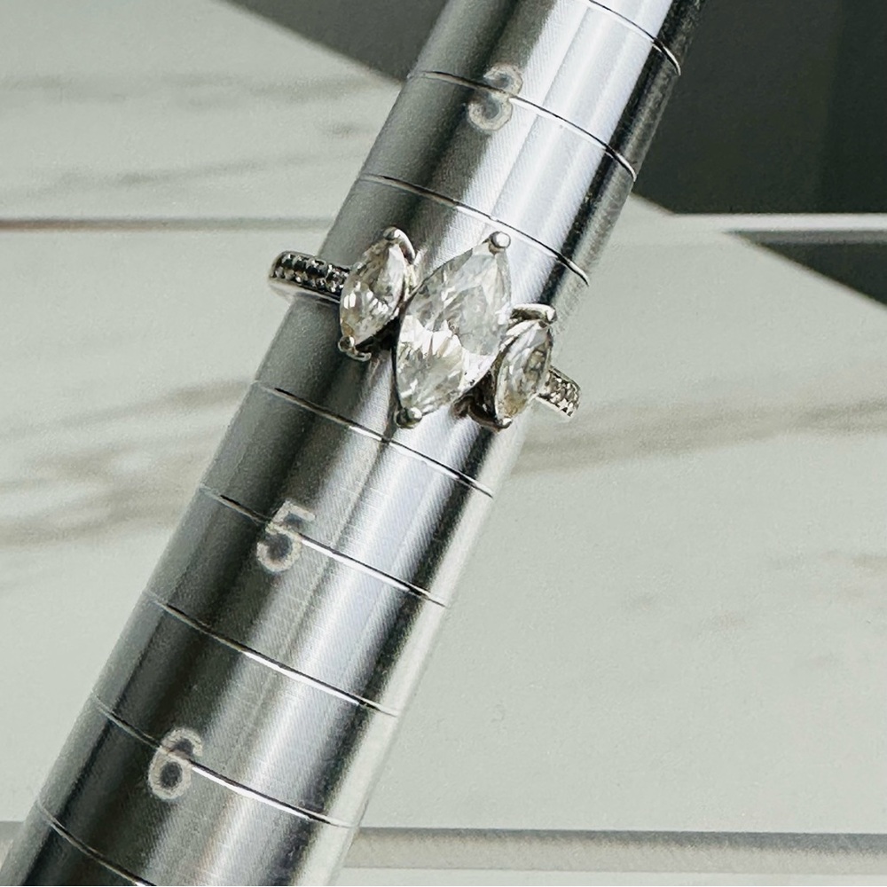 925 Sterling Silver Marquise CZ and Pave Ring – Elegant Three-Stone Design - Picture 6 of 10